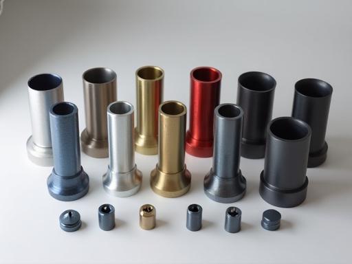 다양한 색상으로 코팅된 금속 샘플들